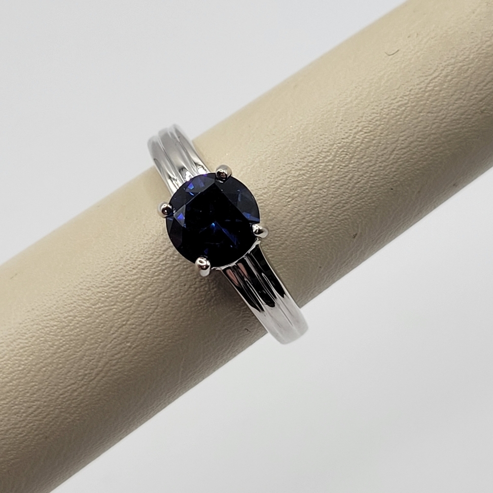 NWOT Kay Jewelers Lab Blue Sapphire Solitare Thick 925 Sterling Silver Band